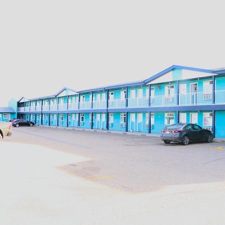 Empire Inn & Suites Penhold Εξωτερικό φωτογραφία