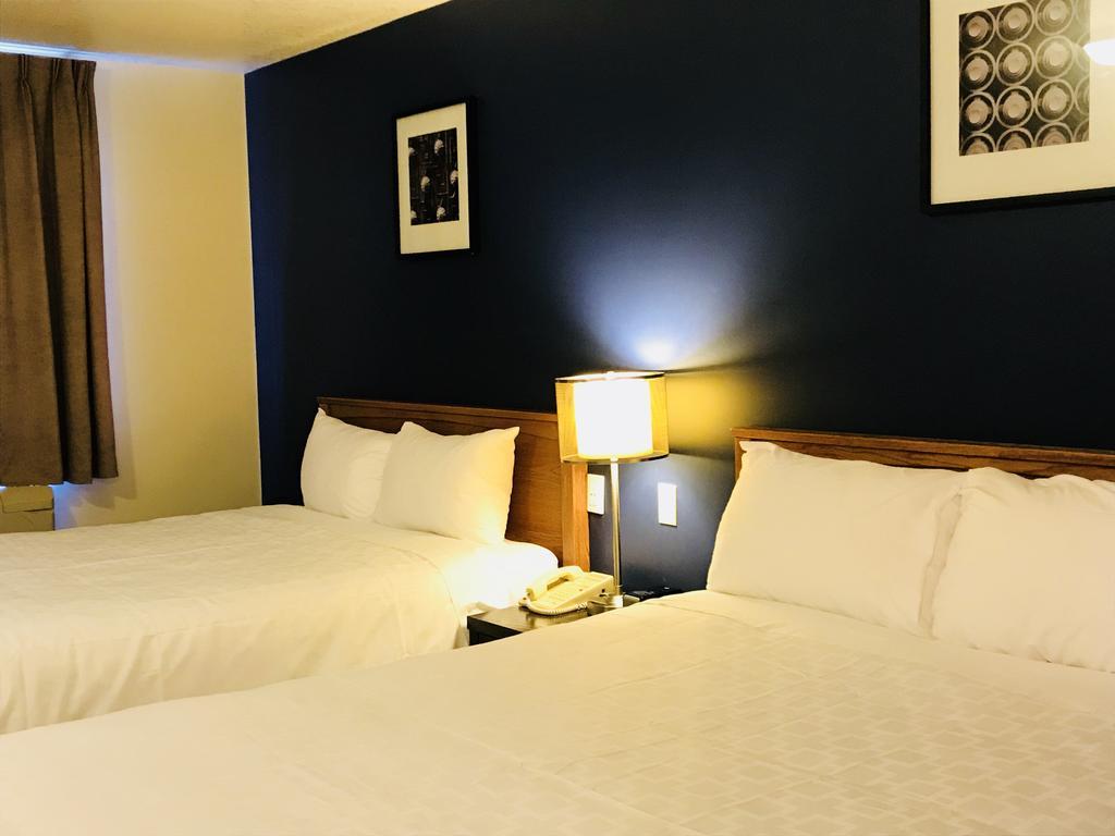 Empire Inn & Suites Penhold Εξωτερικό φωτογραφία