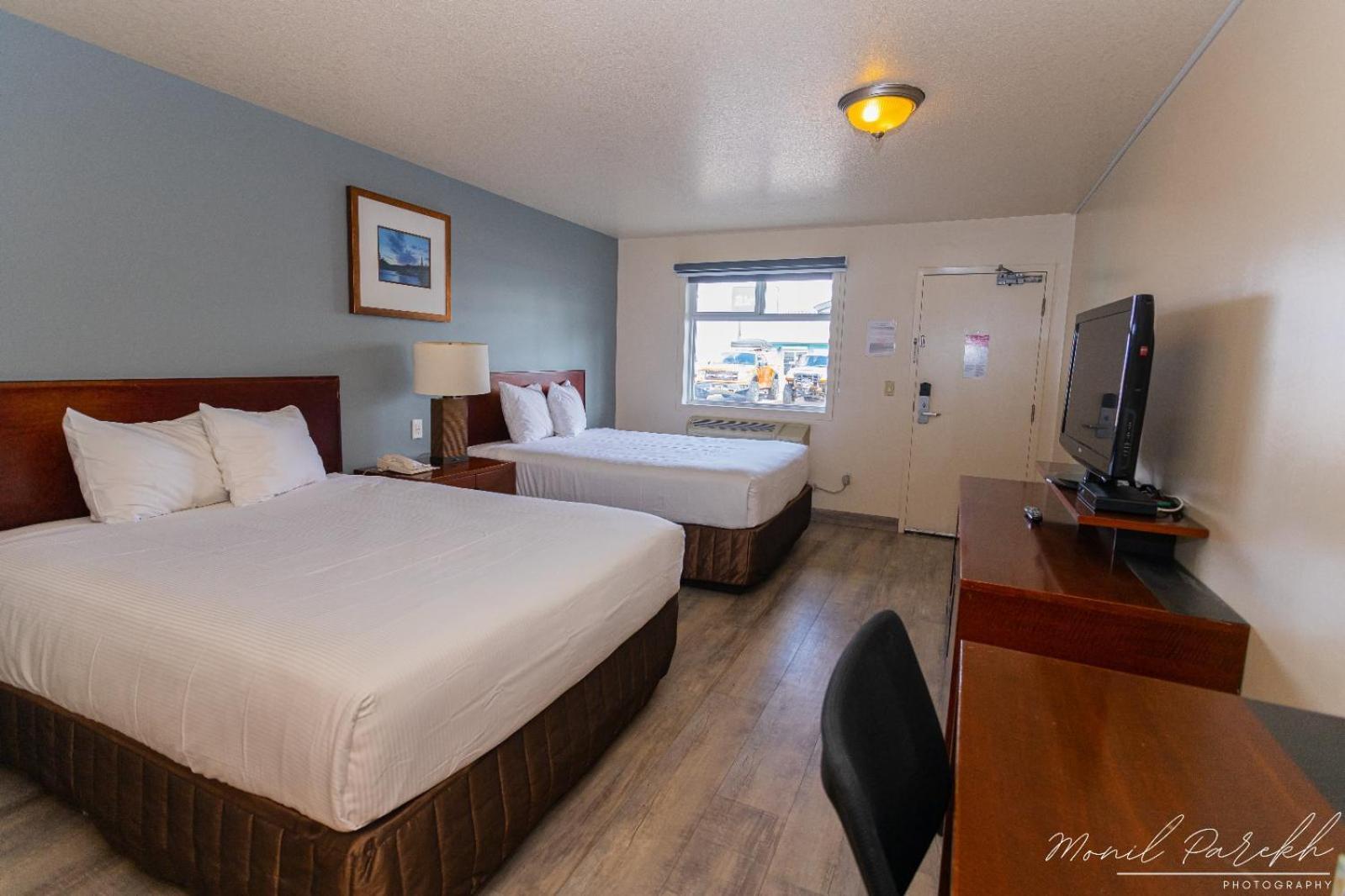 Empire Inn & Suites Penhold Εξωτερικό φωτογραφία