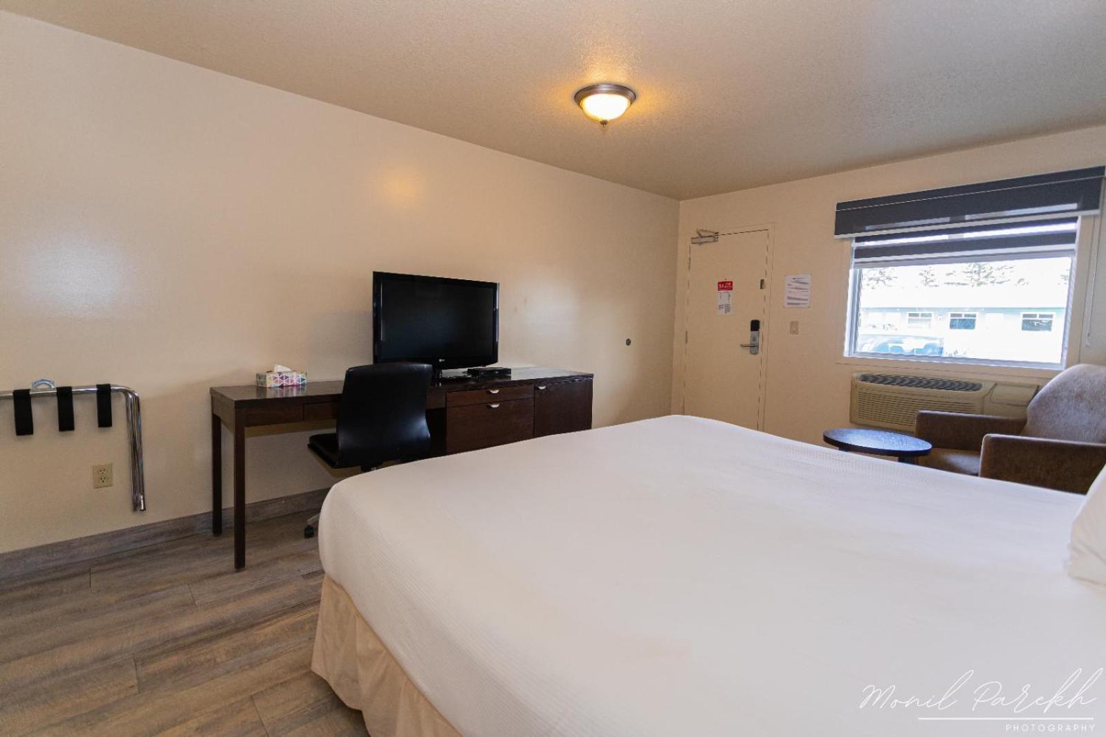 Empire Inn & Suites Penhold Εξωτερικό φωτογραφία