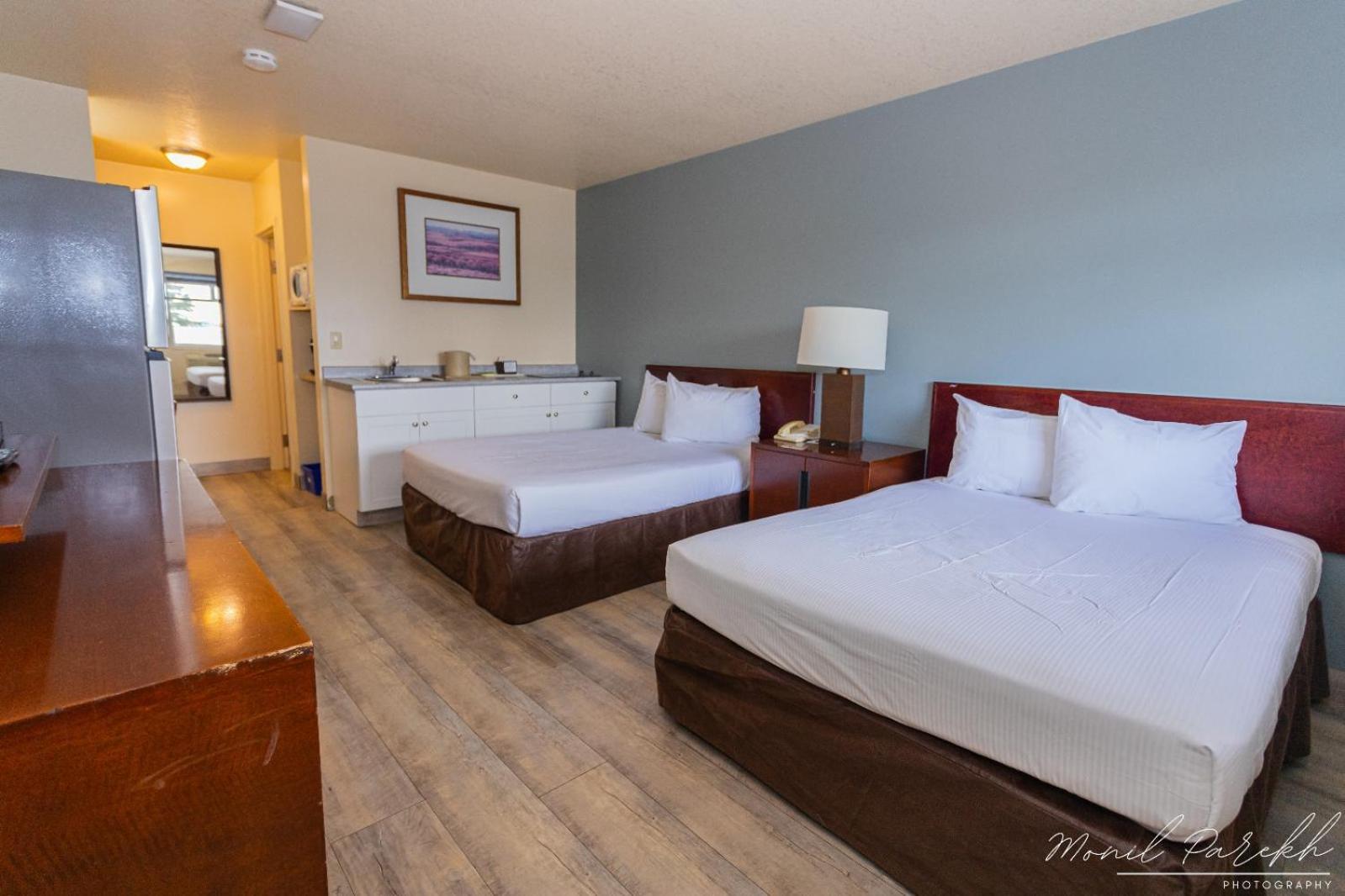 Empire Inn & Suites Penhold Εξωτερικό φωτογραφία