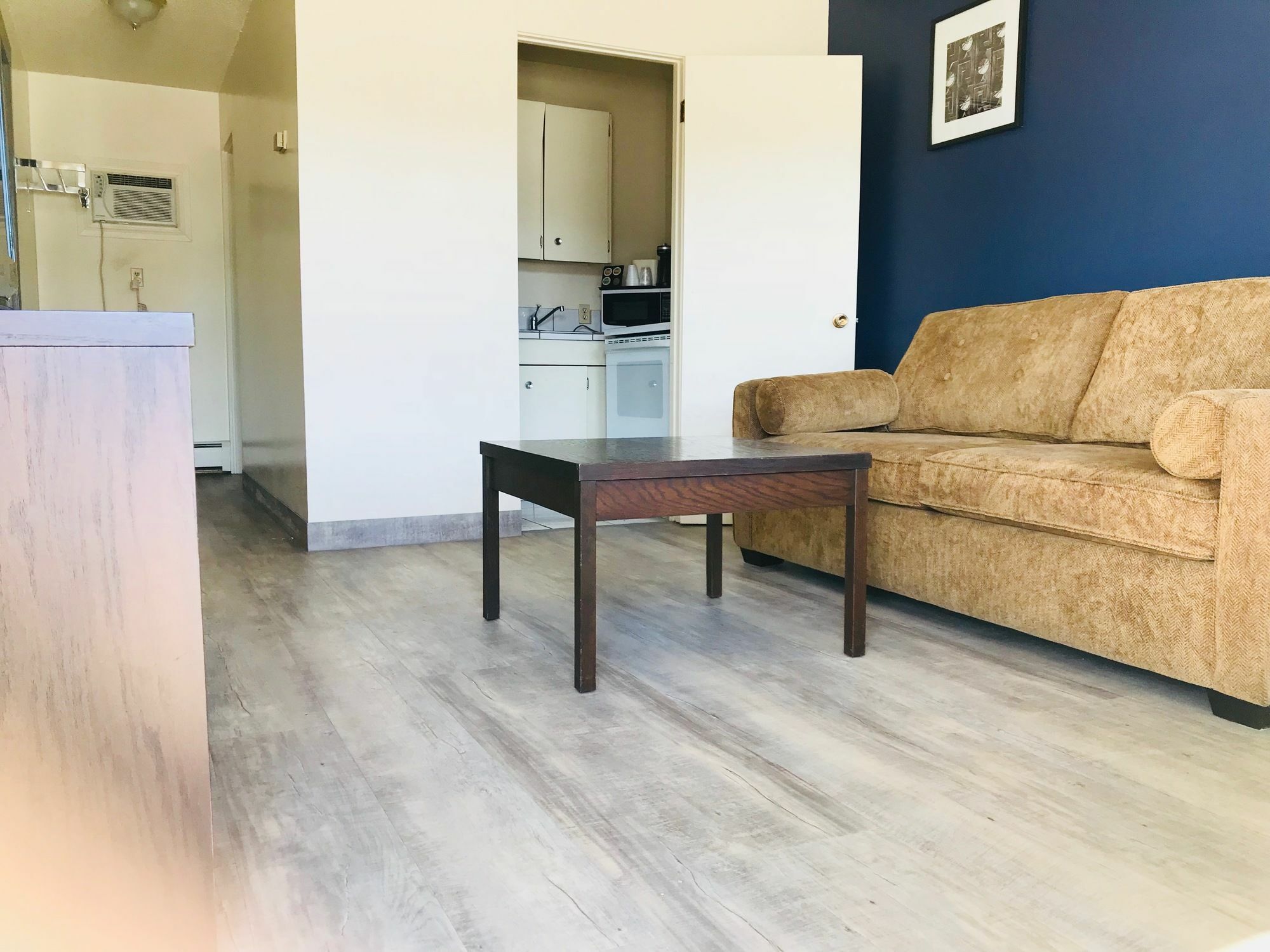 Empire Inn & Suites Penhold Εξωτερικό φωτογραφία