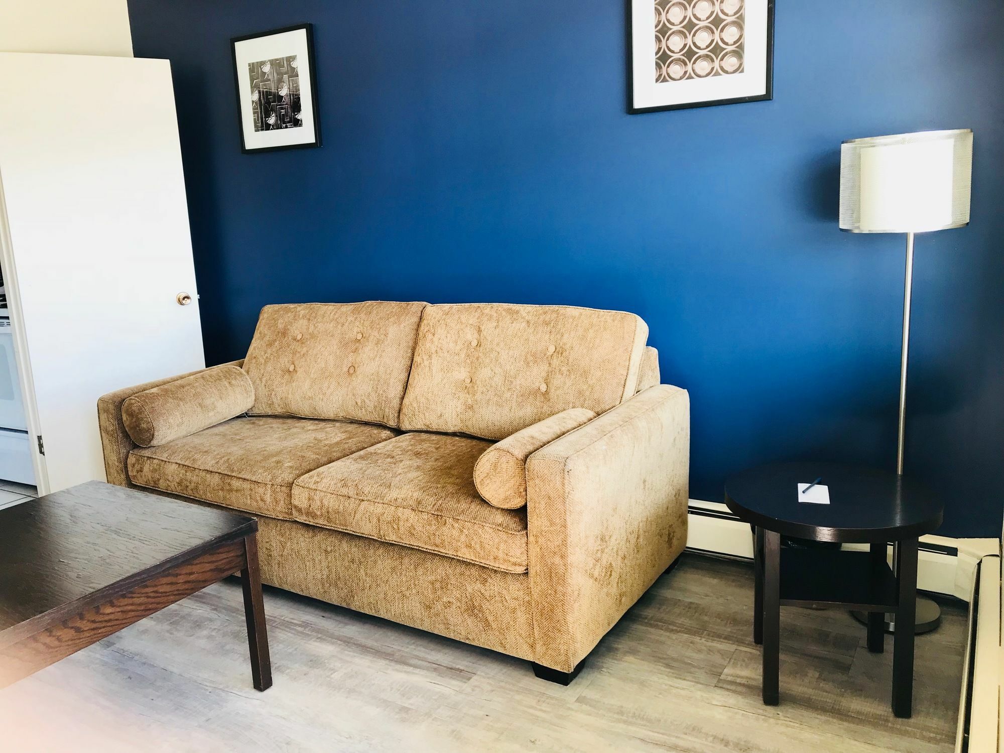 Empire Inn & Suites Penhold Εξωτερικό φωτογραφία